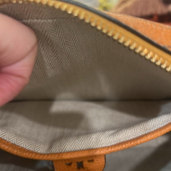 Tory Burch camera bag crafted of leather with floral motif. - Picture 16 of 17